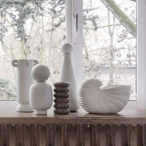  Marke: Ferm Living Ferm Living Shell Blumentopf, weiss BxHxT 31x20x15cm Mit lauwarmem Wasser abspuelen