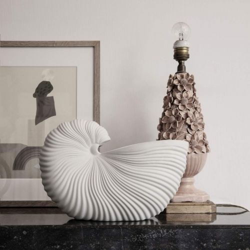  Marke: Ferm Living Ferm Living Shell Blumentopf, weiss BxHxT 31x20x15cm Mit lauwarmem Wasser abspuelen