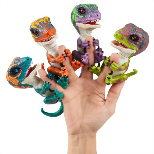  Untamed Raptor by Fingerlings - Razor (Purple) - Interactive Collectible Dinosaur - By WowWee