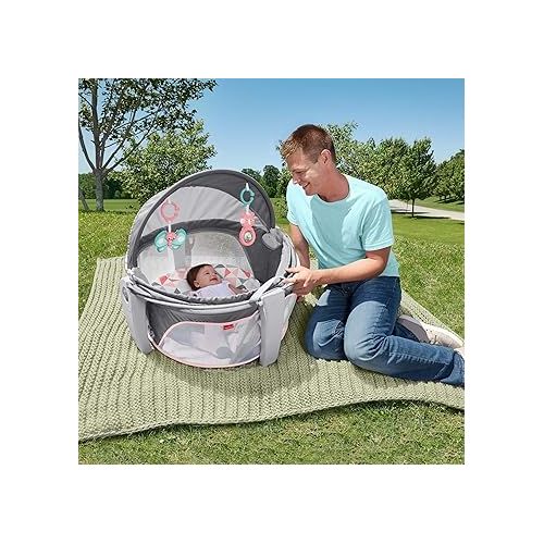 피셔프라이스 Fisher-Price Portable Bassinet and Play Space On-the-Go Baby Dome with Developmental Toys and Canopy, Rosy Windmill