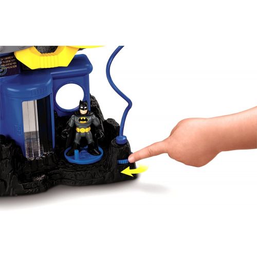  Fisher-Price Imaginext Super Friends Bat Command Center