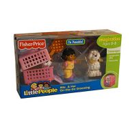 Fisher-Price World of Little People Mia and Her On-The-Go-Grooming