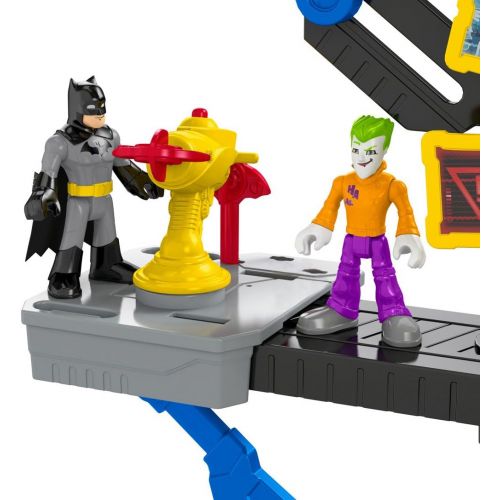  Fisher-Price Imaginext DC Super Friends Transforming Batcave