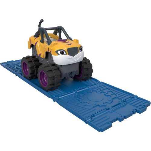  Fisher-Price Nickelodeon Blaze & The Monster Machines, Motorized Off-Road Stripes