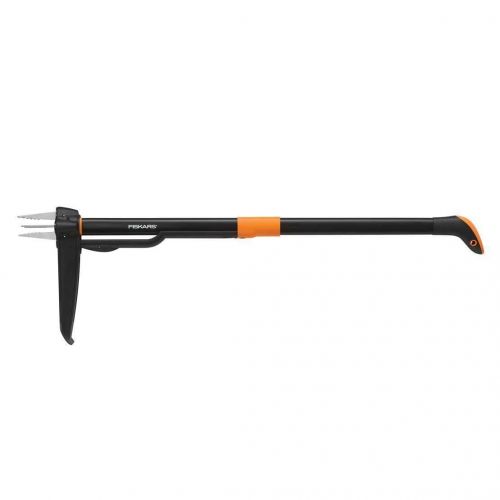  Fiskars 339950-1001 39 in. Deluxe 4-Claw Stand-Up Weeder