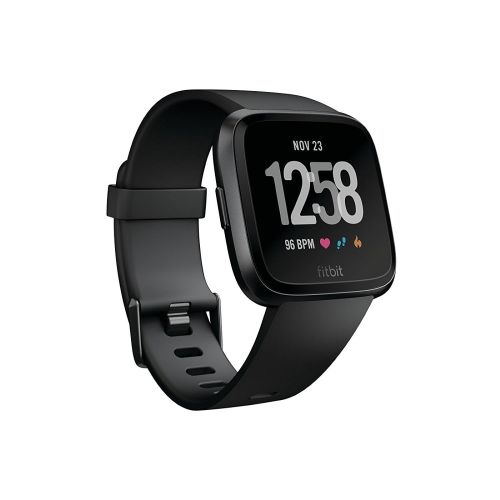  Fitbit Versa Health & Fitness Smartwatch, schwarz, One Size, FB505GMBK-EU + Versa Smartwatch Accessory Band, Cognac, L