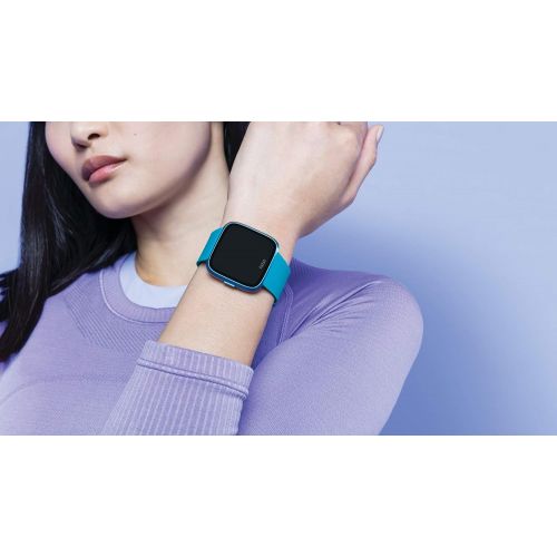  [아마존베스트]Fitbit Versa Lite Edition Smart Watch, One Size (S & L bands included)