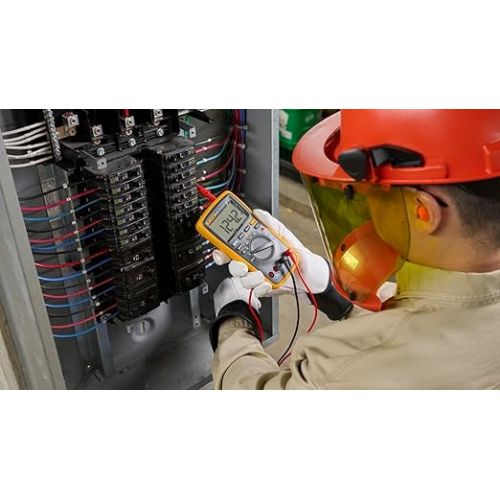  Fluke 17B+ Digital Multimeter, for Electrical Applications, Measures AC/DC Voltage 100V, Current Measurements to 10A, Resistance, Continuity, Diode, Capacitance, Frequency, and Temperature Testing