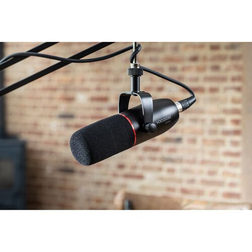  Focusrite Vocaster DM14v Dynamic Cardioid XLR Podcasting Microphone