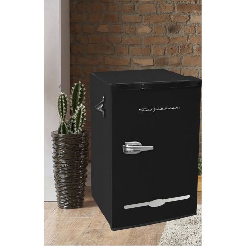  Frigidaire 3.2 Cu Ft Retro Mini Fridge With Side Bottle Opener, Black