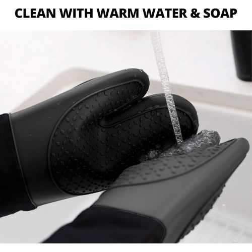  [아마존베스트]Silicone Oven Mitts Heat Resistant 500 Degrees - 2 Extra Long Silicone Oven Mitt Pot Holders - Food Safe Oven Gloves - BPA Free - Soft Inner Lining - (Black) - Frux Home and Yard