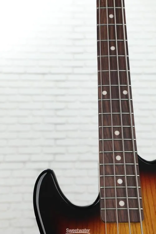  G&L Tribute L-2000 Left-handed Bass Guitar - 3-tone Sunburst