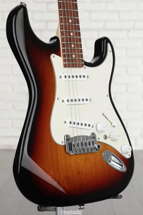  G&L Fullerton Deluxe S-500 Electric Guitar - 3-tone Sunburst