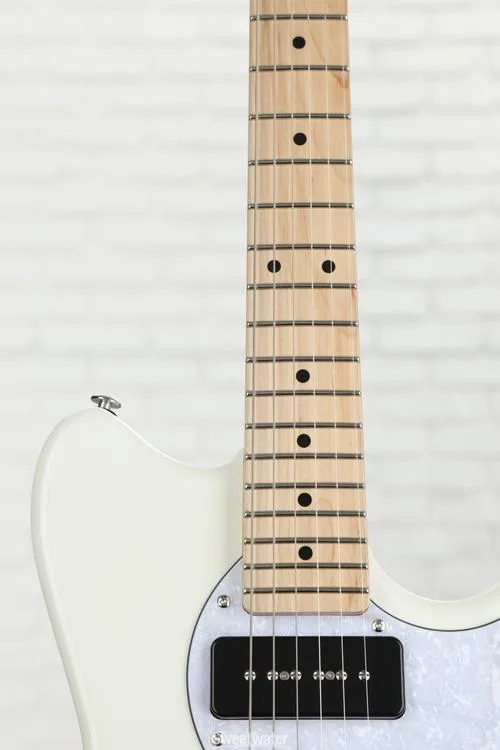  G&L Fullerton Deluxe Fallout Electric Guitar - Alpine White