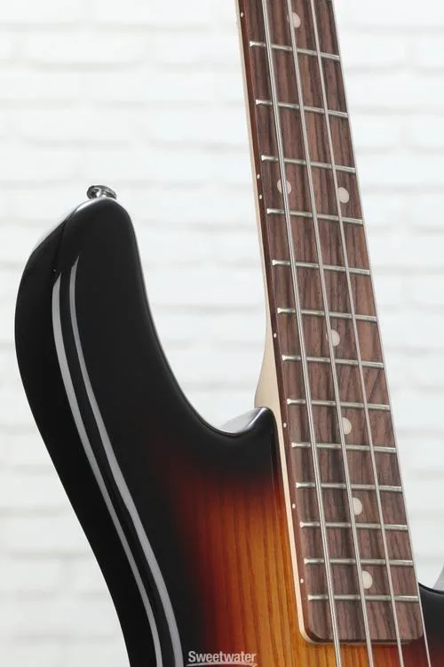  G&L Tribute L-2000 Bass Guitar - 3-tone Sunburst Demo