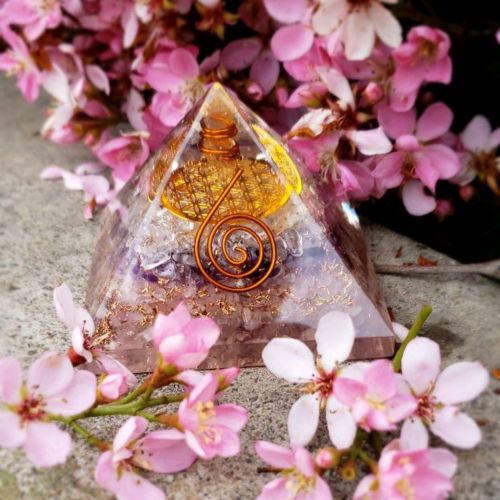  GEMSTORE369 ORGONE Pyramid 3 Layers (RCA) Rose Quartz,Amethyst,Clear Quartz with The Flower of Life Symbol,ORGONITE Energy Generator with Crystal Quartz Point & Exquisite Gemstones & Reiki Ene