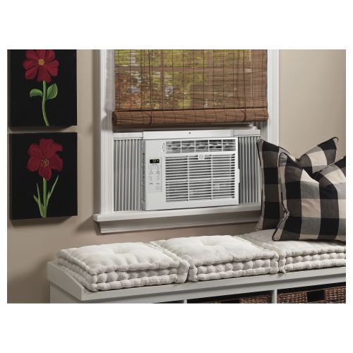  GENERAL ELECTRIC GE 6,000 BTU Window AC With Remote, AEW06LY