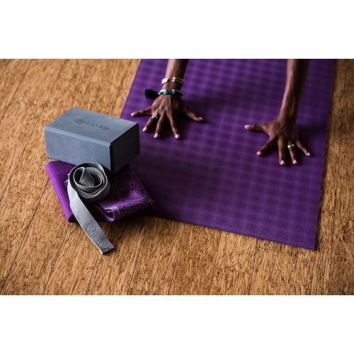  Gaiam Yoga Mat - Ultra-Sticky 6mm Extra Thick Exercise & Fitness Mat All Types Yoga, Pilates & Floor Exercises (68 x 24 x 6mm Thick)