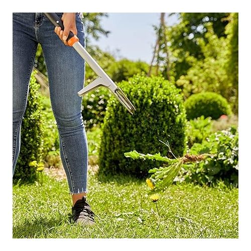 Gardena 3518-20 Weed Puller, Stand Up Weeding Made Easy, Patented Blades for Effective Weed Removal, Built-in Ejector, Silver
