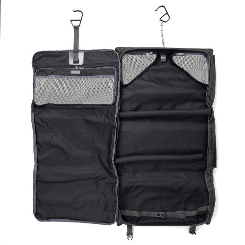  Travelpro Platinum Elite Tri-fold Carry-on Garment Bag