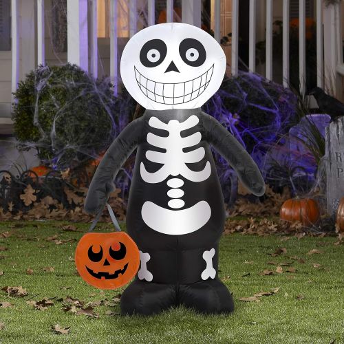  할로윈 용품Gemmy Halloween Inflatable 3.5 LED Trick or Treat Skeleton Boy Holding Pumpkin