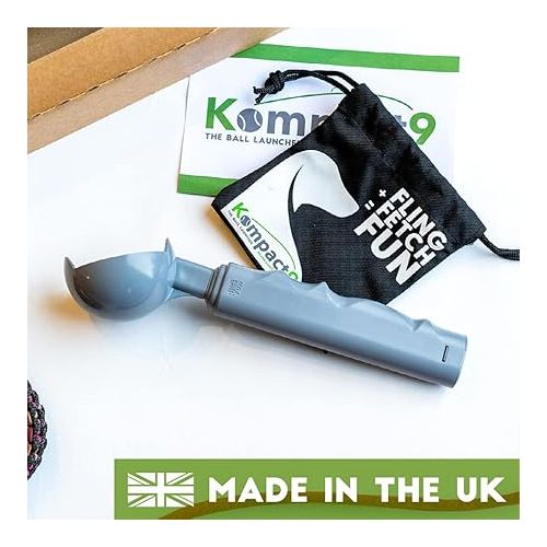 제네릭 Kompact9 - Retractable, Pocket Sized Dog Ball Thrower, Made from Recycled Plastic, UK Designed and Manufactured, Fits a Standard Tennis Ball (Black)
