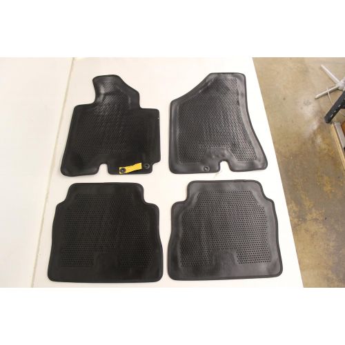  Genuine Hyundai 08140-2B631-HZ Carpet Floor Mat