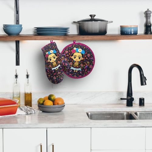  Geonasllc Set tortilla warmer & oven mitt in black, This delicate collection is inspired by the famous Mexican artist Frida Kahlo with traditional Otomi Figures of Mexico Lindo his