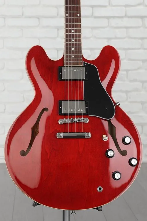 Gibson ES-335 Semi-hollowbody Electric Guitar - Sixties Cherry Demo