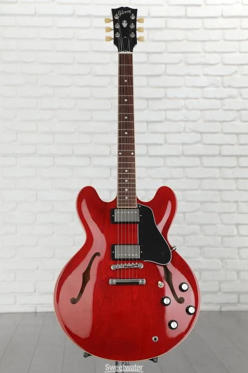  Gibson ES-335 Semi-hollowbody Electric Guitar - Sixties Cherry Demo