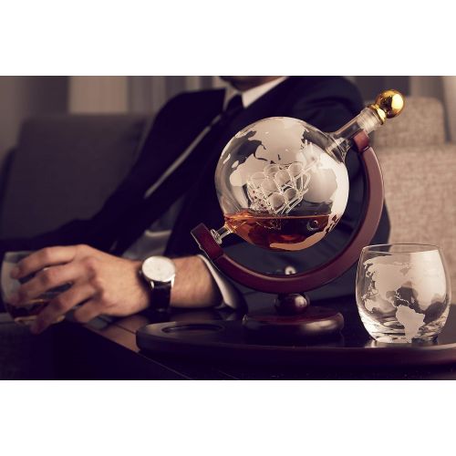  [아마존 핫딜] Godinger Whiskey Decanter Globe Set with 2 Etched Globe Whisky Glasses - for Liquor, Scotch, Bourbon, Vodka - 850ml