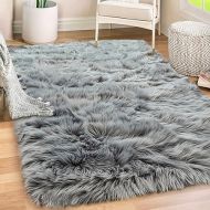 Gorilla Grip Fluffy Faux Fur Rug, 4x6, Machine Washable Soft Furry Area Rugs, Rubber Backing, Plush Floor Carpets for Baby Nursery, Bedroom, Living Room Shag Carpet, Luxury Home Decor, Gray