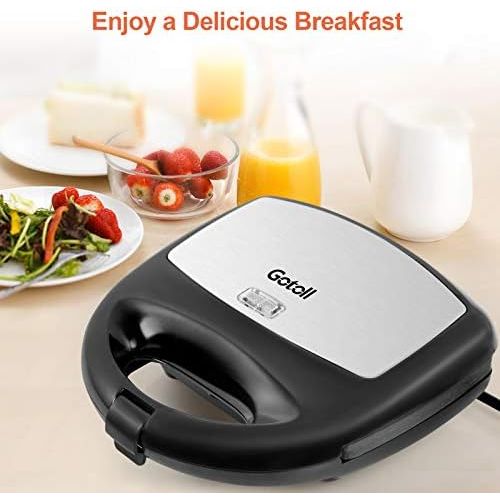  [아마존베스트]Gotoll Sandwich Maker 700 W, Triangular Sandwiches Toaster Maker, Non-Stick Plates, Easy to Clean, Black and Silver