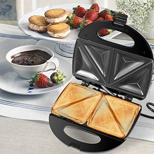  [아마존베스트]Gotoll Sandwich Maker 700 W, Triangular Sandwiches Toaster Maker, Non-Stick Plates, Easy to Clean, Black and Silver