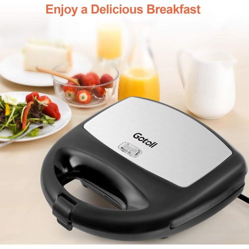  [아마존베스트]Gotoll Sandwich Maker 700 W, Triangular Sandwiches Toaster Maker, Non-Stick Plates, Easy to Clean, Black and Silver