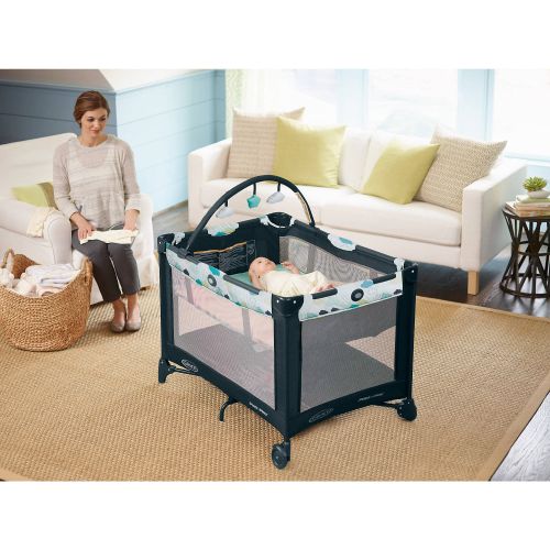 그라코 Graco Pack n Play On the Go Playard with Bassinet, Stratus