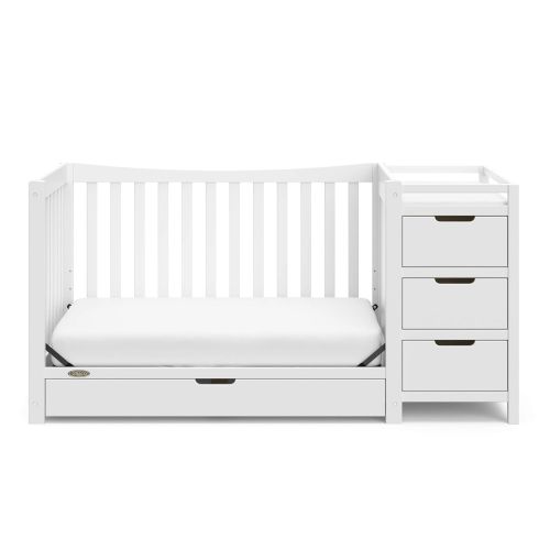 그라코 Graco Remi Convertible Crib with Drawer and Changer (White) - JPMA Certified, Attached Changing Table with 3 Drawers, 2 Shelves, and Water-Resistant Changing Pad