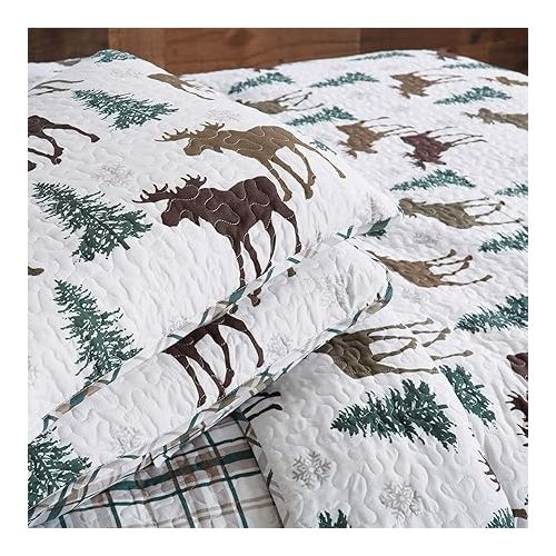  Great Bay Home Lodge Bedspread King Size Quilt with 2 Shams. Cabin 3-Piece Reversible All Season Quilt Set. Rustic Quilt Coverlet Bed Set. Wilderness Collection (Moose - Chocolate)