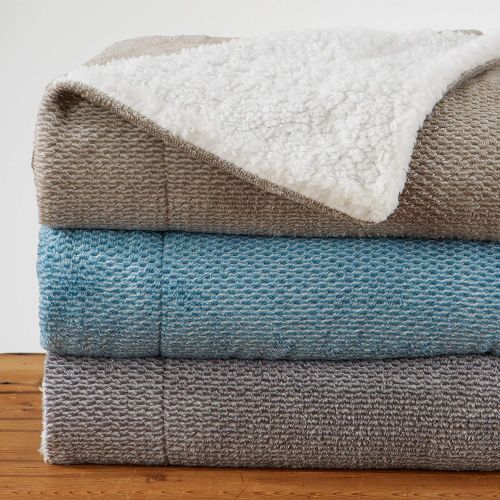  [아마존 핫딜] Great Bay Home Sherpa and Fleece Velvet Plush Blanket. Fuzzy, Soft, Cozy Warm Blanket for Winter. Patterned Reversible Berber Fleece Blanket. Allura Sherpa Collection (King, Blue)