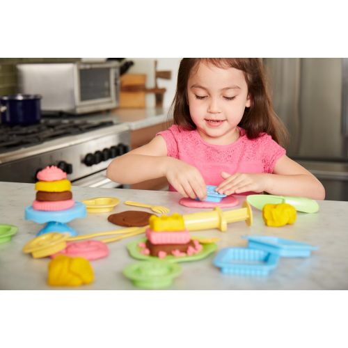  Green Toys Cake Maker Dough Set Activity