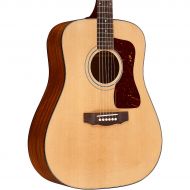 Guild},description:The Guild D-40 Traditional embodies the features that have made the D-40 one of Guilds most beloved and revered models. Using a high-grade solid Sitka spruce top