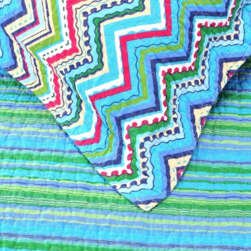  HNU 3 Piece Chevron Pattern Blue Quilt King Beautiful Zigzag Lines Vivid Pops of Red and Green Soft Reversible Girl Bedding Multi Vibrant Colors Complementary Shades Cohesive Look Kids