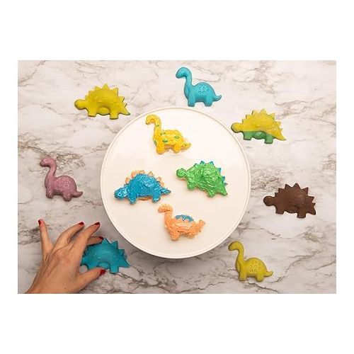  Dinosaur Buddies T-Rex and Stegasaurus Shaped Silicone Cupcake Mold