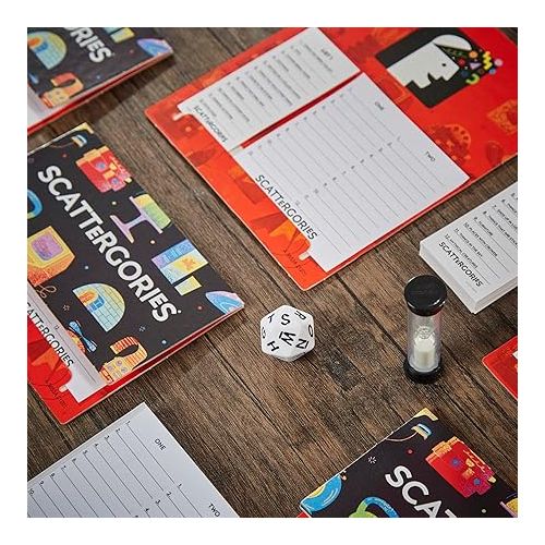 해즈브로 Hasbro Gaming Scattergories Classic Game, Party Game for Adults and Teens Ages 13 and up, Board Game for 2+ Players