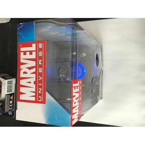 해즈브로 Hasbro Marvel Universe Exclusive Comic Series Figure with Light Up Base Black Panther