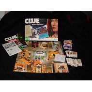 Hasbro CLUE BOARD GAME [DISCOVER THE SECRETS]