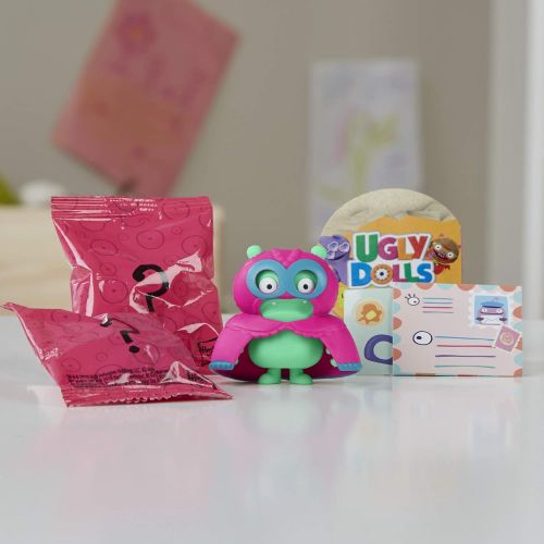 해즈브로 Hasbro Uglydolls Surprise Disguise Pancake Champ Jeero Toy, Figure & Accessories