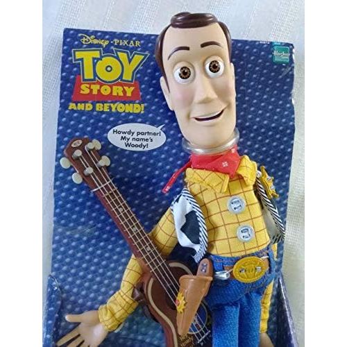 해즈브로 Hasbro Disney Toy Story & Beyond Pull String Woody Doll Deluxe Figure with Cowboy Hat and Guitar