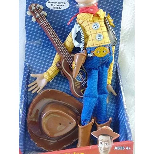 해즈브로 Hasbro Disney Toy Story & Beyond Pull String Woody Doll Deluxe Figure with Cowboy Hat and Guitar