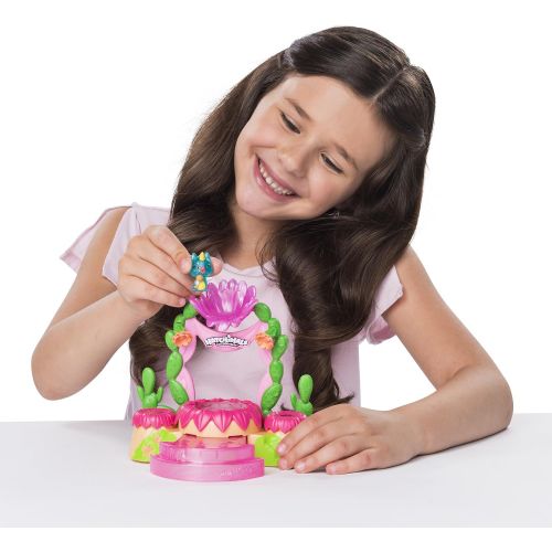  Hatchimals CollEGGtibles, Talent Show Lightup Playset with an Exclusive Season 4 Hatchimals CollEGGtible, for Ages 5 and Up